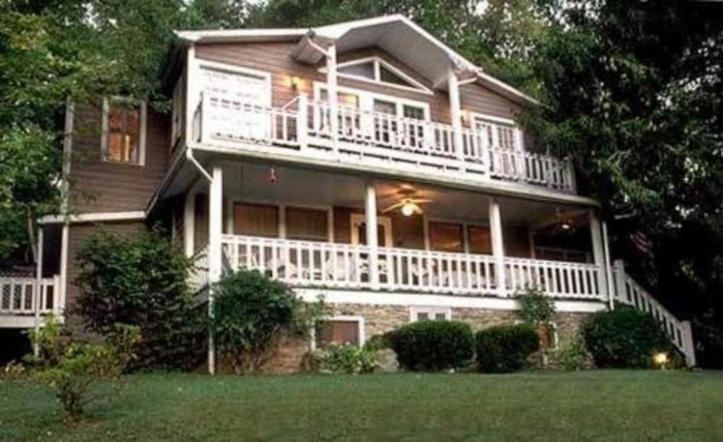 Folkestone Inn Брайсон-Сити Экстерьер фото