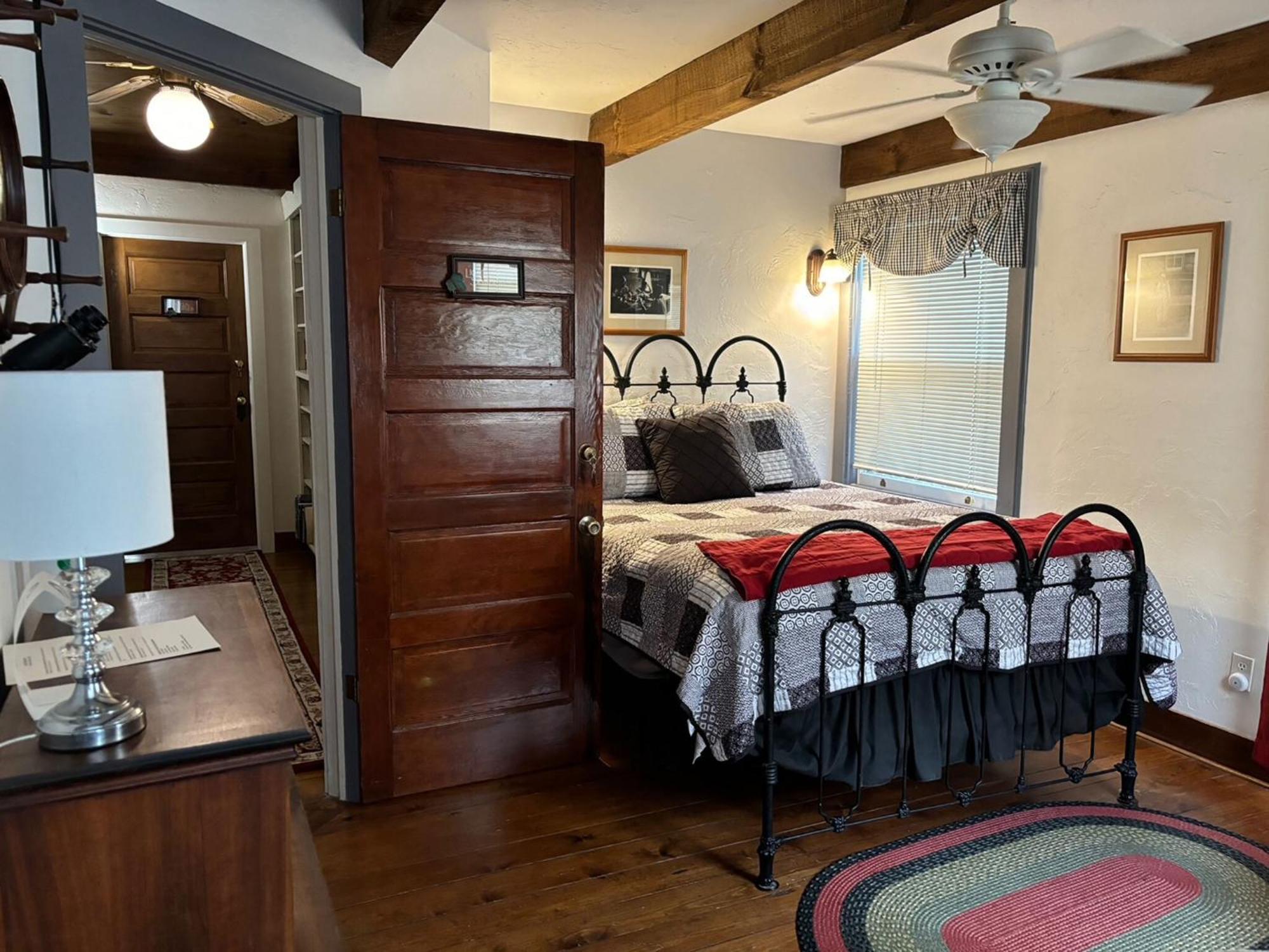 Folkestone Inn Брайсон-Сити Номер фото